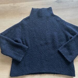 Vince Navy Wool/Cashmere Blend Swester • SM